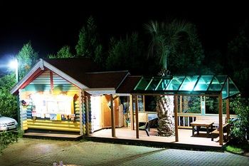Jeju Jungmun Log Pension & Resort 2*