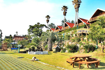 Jeju Jungmun Log Pension & Resort 2*