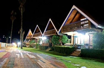 Jeju Jungmun Log Pension & Resort 2*