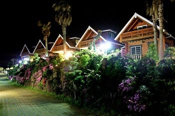 Jeju Jungmun Log Pension & Resort 2*