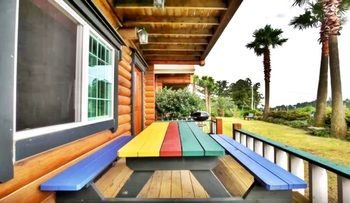 Jeju Jungmun Log Pension & Resort 2*