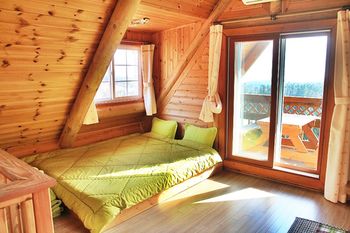 Jeju Jungmun Log Pension & Resort 2*