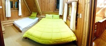 Jeju Jungmun Log Pension & Resort 2*