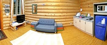 Jeju Jungmun Log Pension & Resort 2*