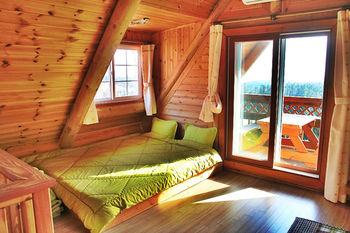 Jeju Jungmun Log Pension & Resort 2*