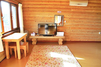 Jeju Jungmun Log Pension & Resort 2*