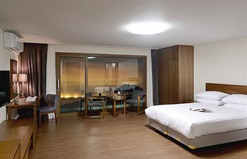 Jeju Aerospace Hotel 3*