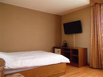 Monaco Hotel 2*