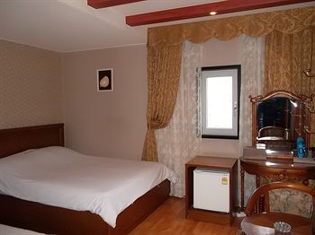 Monaco Hotel 2*