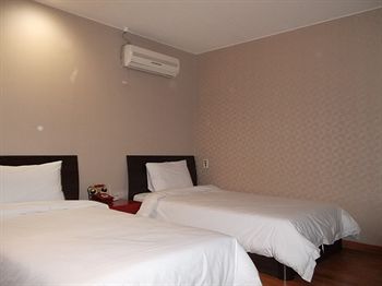 Monaco Hotel 2*