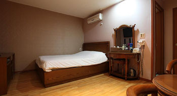 Monaco Hotel 2*