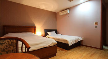 Monaco Hotel 2*
