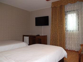 Monaco Hotel 2*