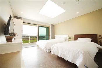 Sea View 3*