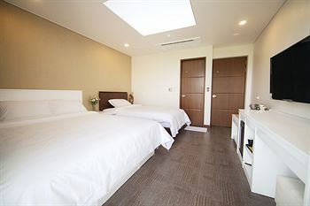 Sea View 3*