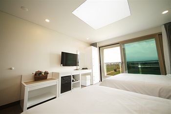 Sea View 3*