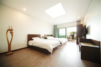 Sea View 3*