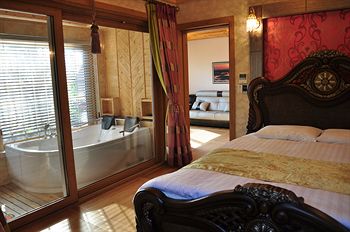 PalmValley Pool Villa Resort 3*