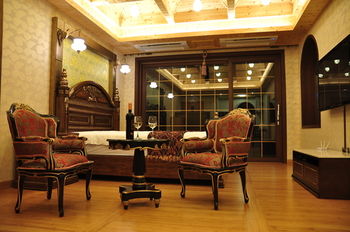 PalmValley Pool Villa Resort 3*