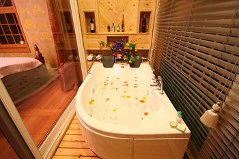 PalmValley Pool Villa Resort 3*