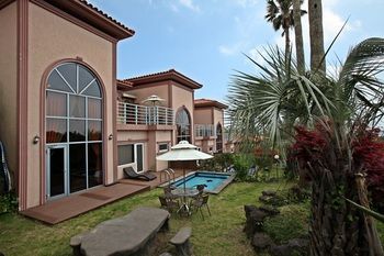 PalmValley Pool Villa Resort 3*