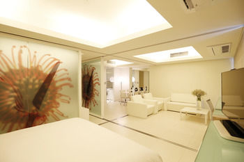 Grand Mercure Ambassador Changwon 5*