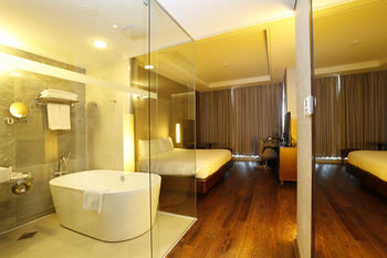 Grand Mercure Ambassador Changwon 5*