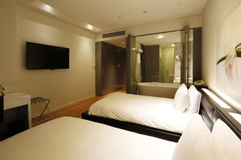 Grand Mercure Ambassador Changwon 5*