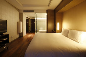 Grand Mercure Ambassador Changwon 5*