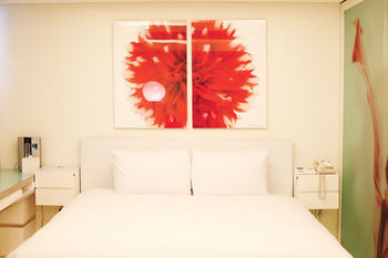Grand Mercure Ambassador Changwon 5*