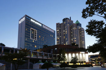 Grand Mercure Ambassador Changwon 5*
