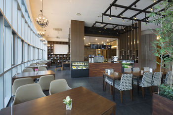 Isquare Hotel 4*