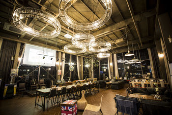 Isquare Hotel 4*