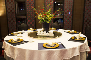 Isquare Hotel 4*