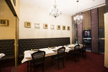 Isquare Hotel 4*