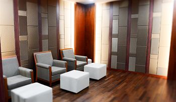 Isquare Hotel 4*