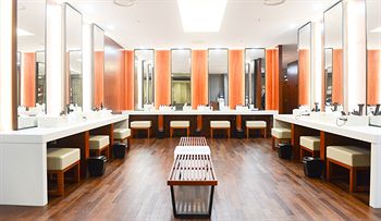 Isquare Hotel 4*