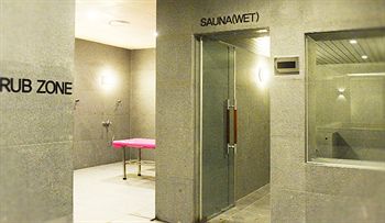 Isquare Hotel 4*