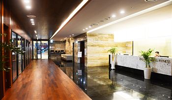 Isquare Hotel 4*