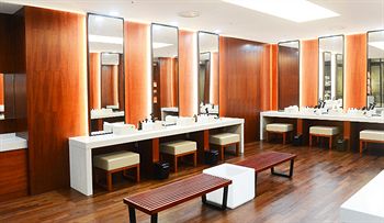 Isquare Hotel 4*