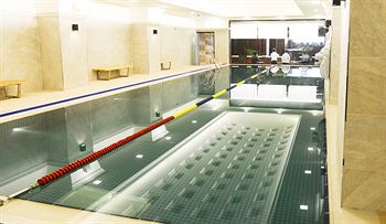 Isquare Hotel 4*