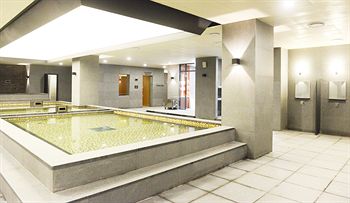Isquare Hotel 4*