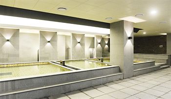 Isquare Hotel 4*