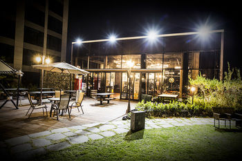 Isquare Hotel 4*