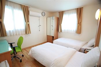 Appletree Hotel 3*