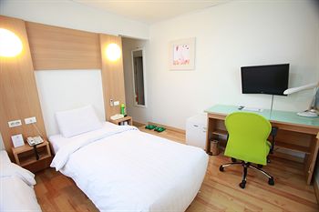 Appletree Hotel 3*