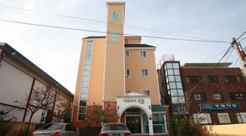 Appletree Hotel 3*