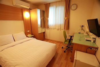 Appletree Hotel 3*