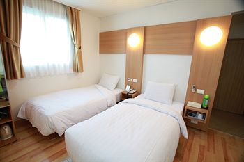 Appletree Hotel 3*