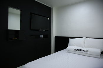 Ekonomy Hotel Gumi 3*